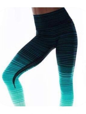 K-DEER S teal ombré stripe capri legging
